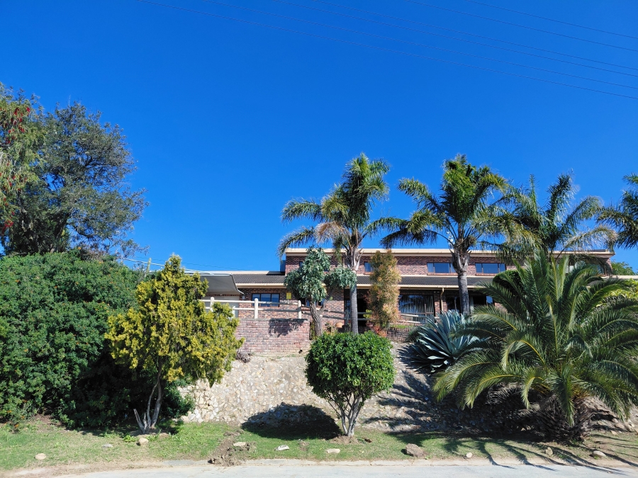 5 Bedroom Property for Sale in Heuwelkruin Eastern Cape